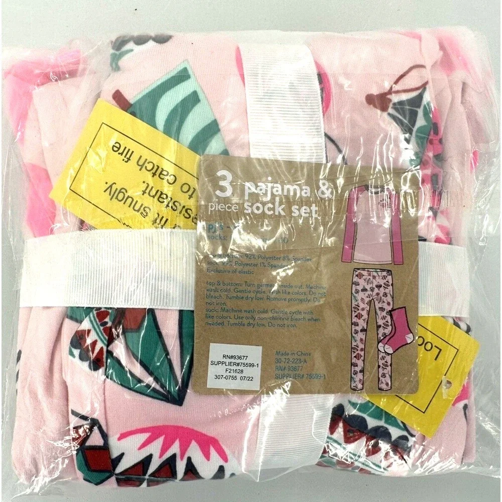 THEREABOUTS IN A HOLIDAZE CHRISTMAS PAJAMAS WITH FUZZY‎ SOCKS Girl's Size 4